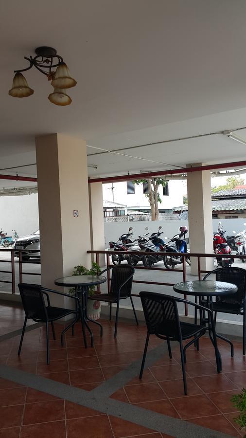 Aspen Residence Chonburi Ngoại thất bức ảnh